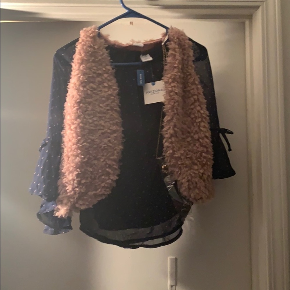 Arizona Jean co print woven blouse and vest.